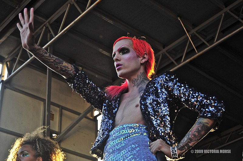 Who is Jeffree Star Dating?