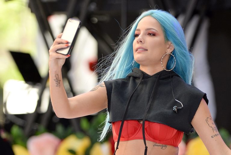 Who is Halsey Dating?