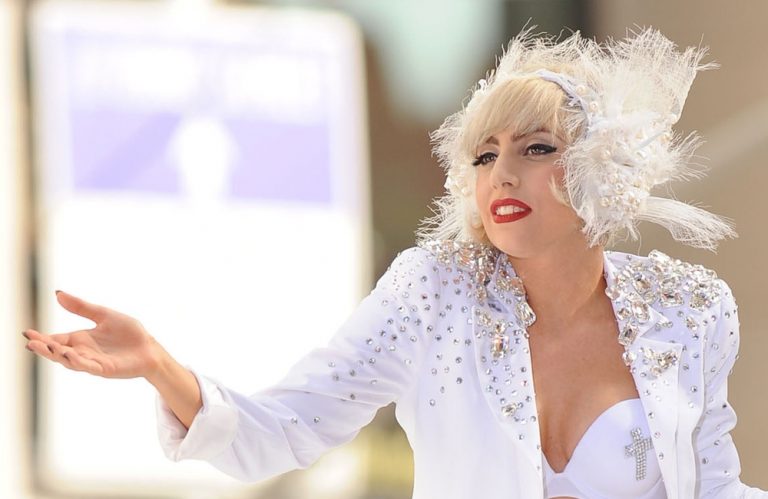 Who is Lady Gaga dating?
