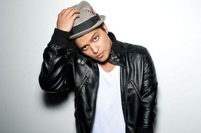 Who is Bruno Mars Dating?