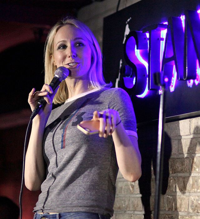 Who Is Nikki Glaser Dating?