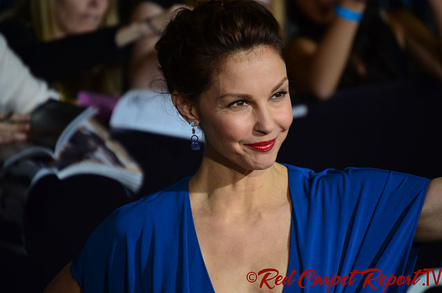 Who is Ashley Judd dating?